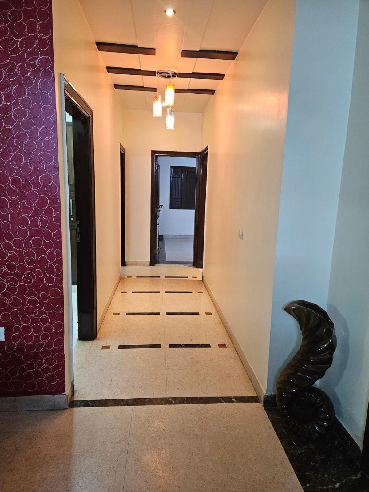Away A Spacious Abode Apartment New Delhi