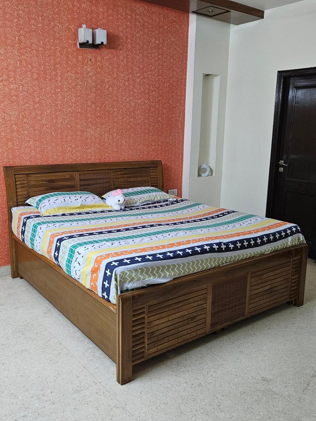 Apartment Away A Spacious Abode New Delhi