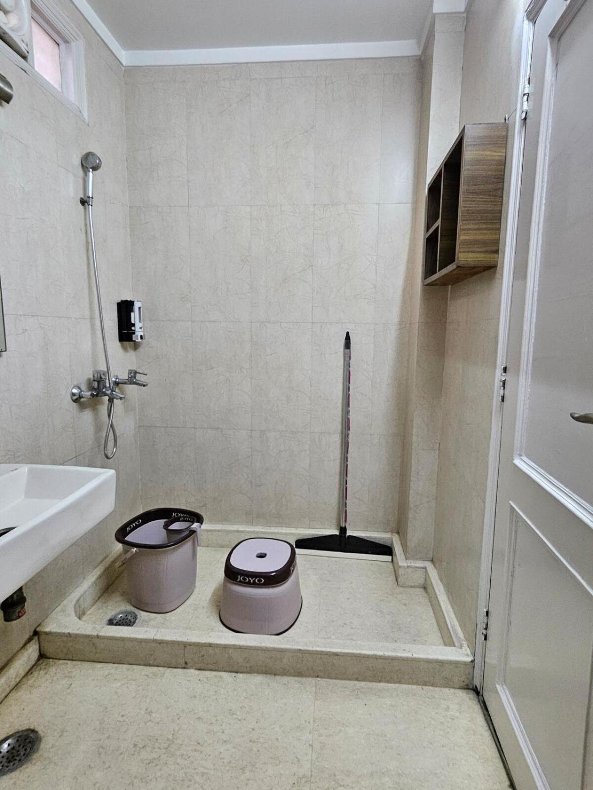 Away A Spacious Abode *
