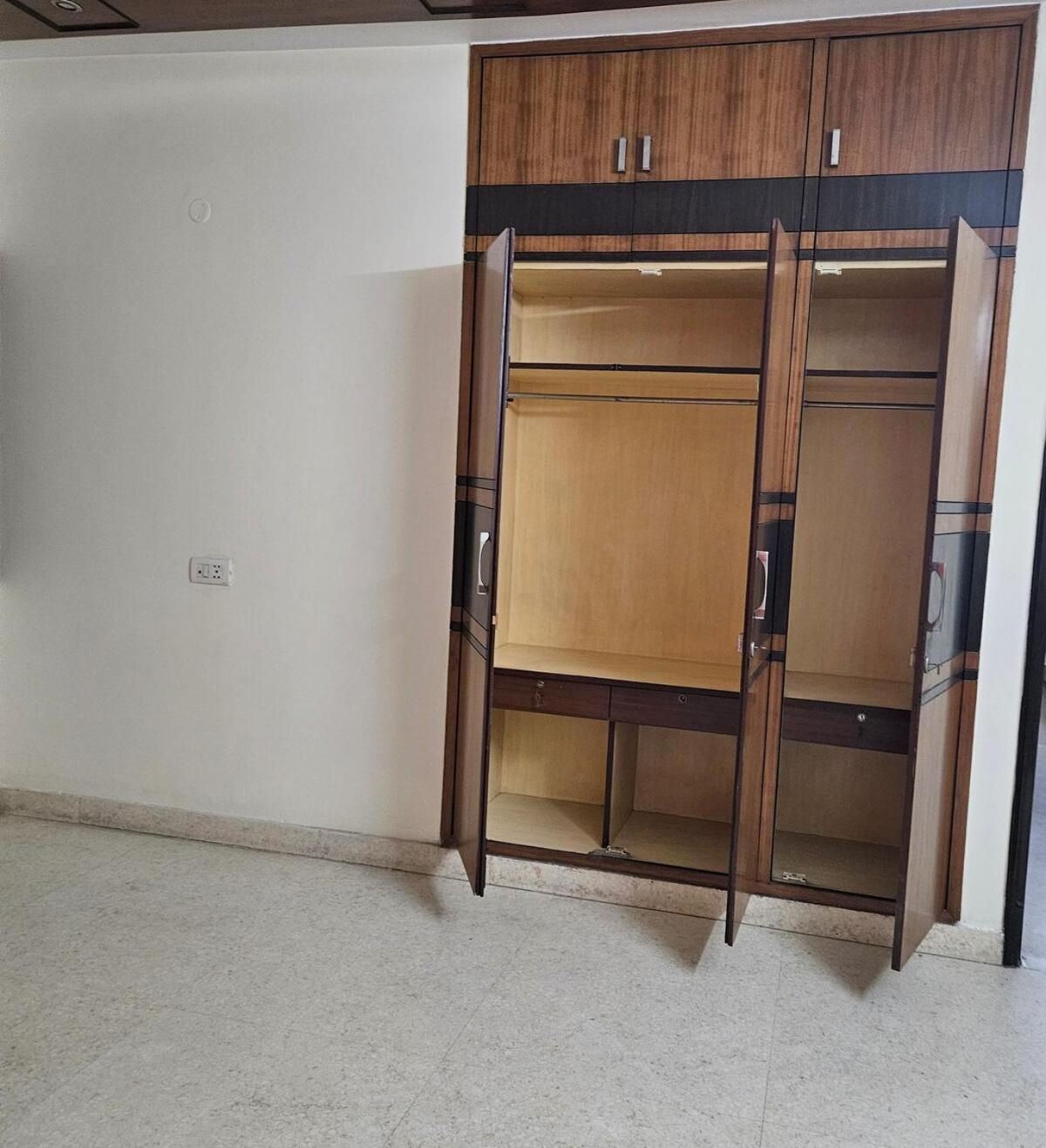Away A Spacious Abode *