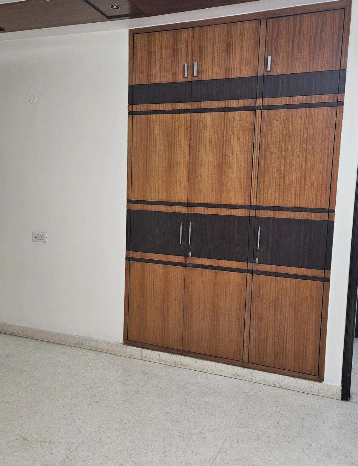 Away A Spacious Abode Apartment