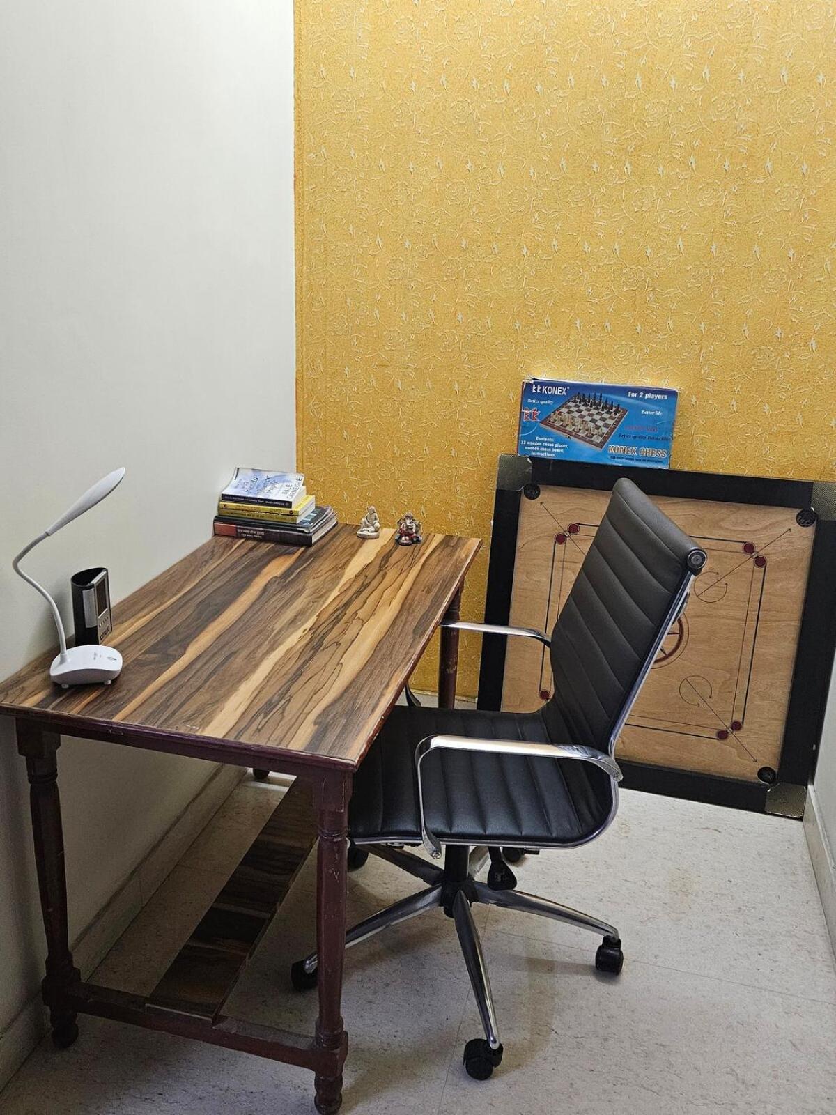 Away A Spacious Abode Apartment